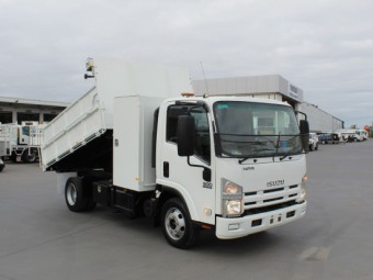 Isuzu NPR300 2011 Used