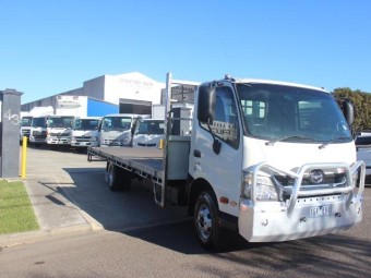 Hino 921-300-series 2015 Used