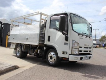 Isuzu n-series 2014 Used