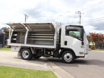Isuzu n-series 2014 Used