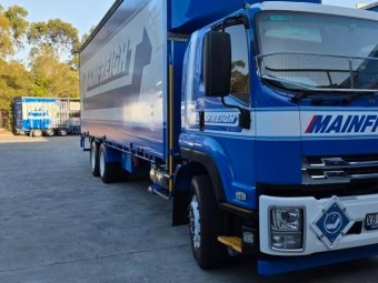 Isuzu FVL 240-300 Allison Auto 14 Pallett Cutainsider Truck