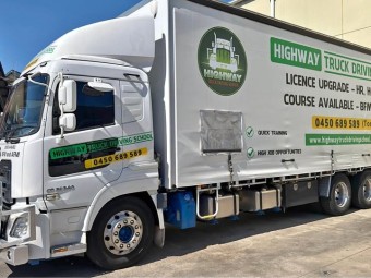 2023 UD Quon 14 Pallett Curtainsider Truck